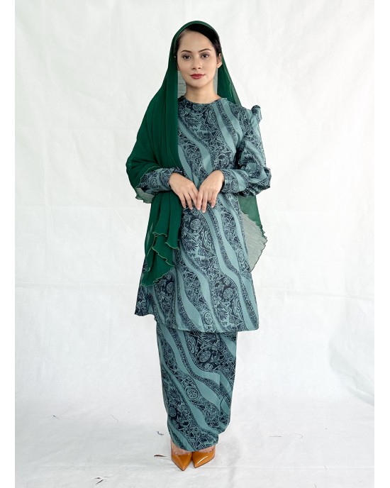 GEMERSIK Modern Kurung - Emerald  GEMERSIK Modern Kurung - Emerald