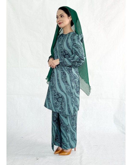 GEMERSIK Modern Kurung - Emerald  GEMERSIK Modern Kurung - Emerald