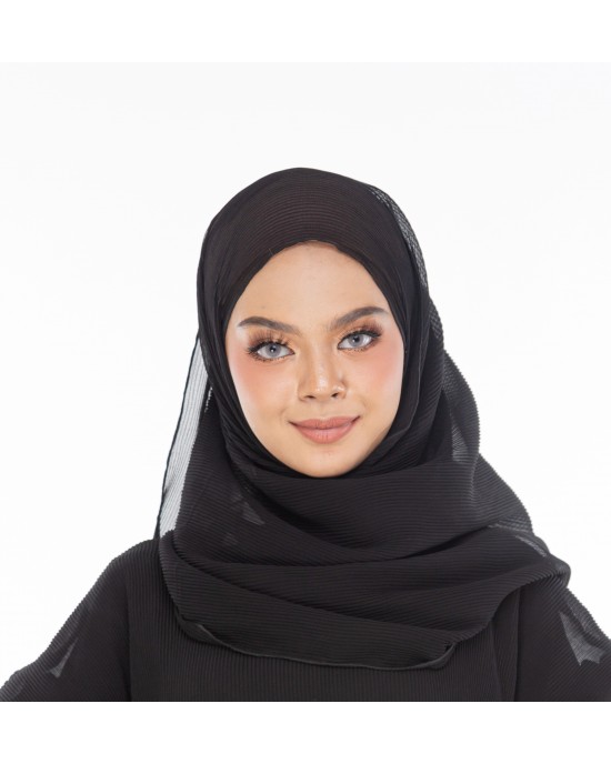 Mutwi Shawl in Black Mutwi Shawl in Black